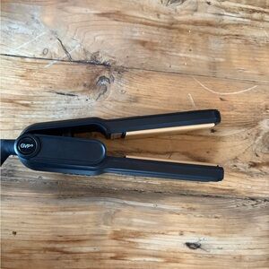 Black Mini Hair Straightener with Travel Pouch